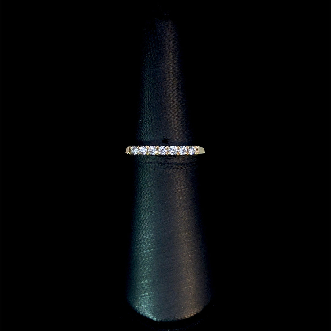 164990 - .23 ctw diamond band
