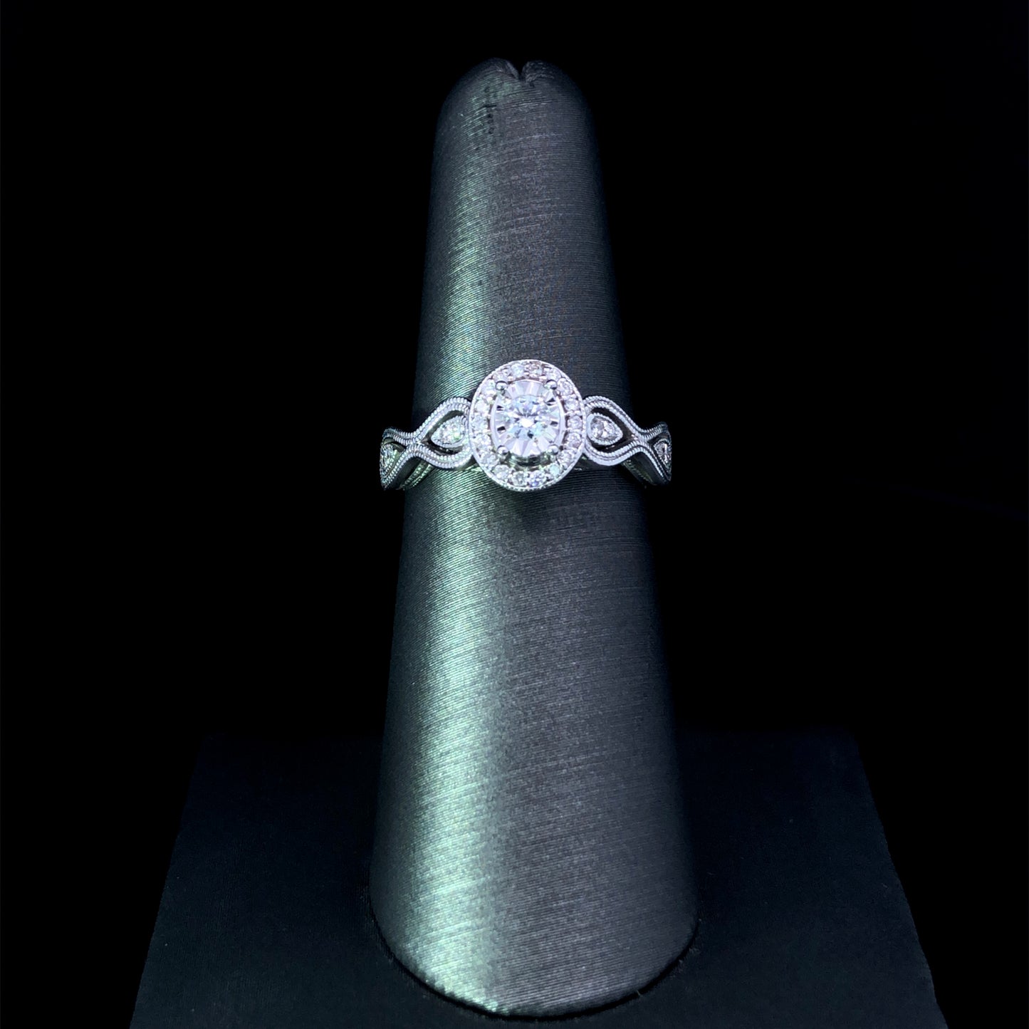 161620 - .25 ctw diamond ring