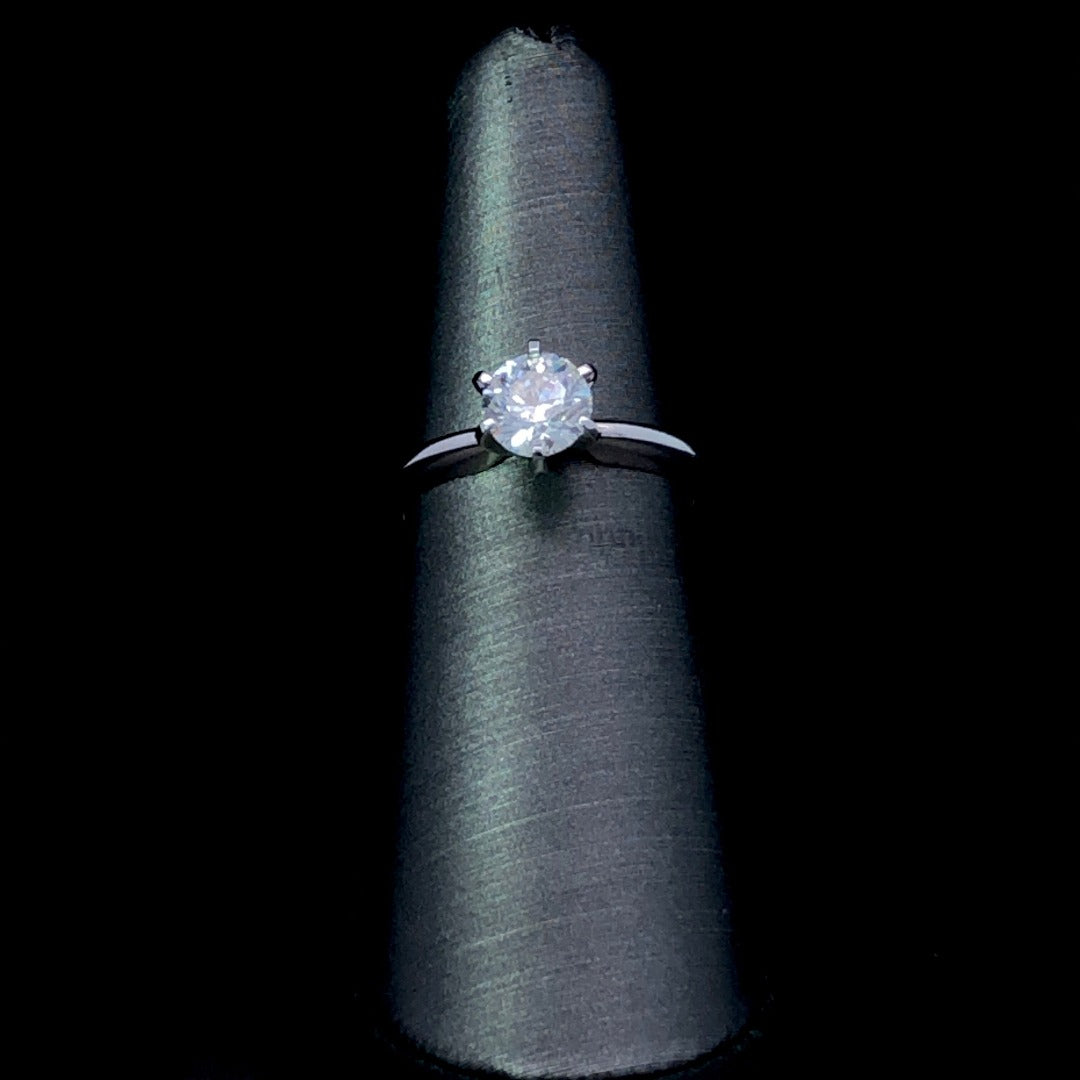 160141 - .90 ct diamond ring