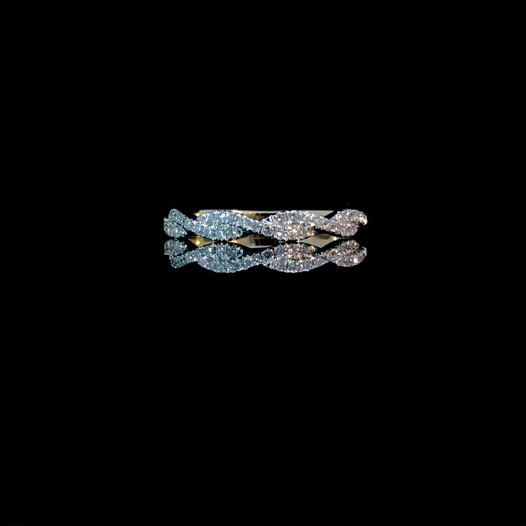 164106 - .20 ctw diamond ring