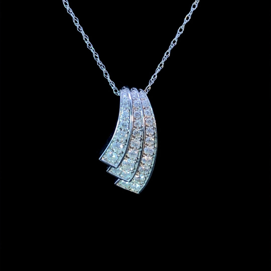 140421 - .46 ctw diamond pendant