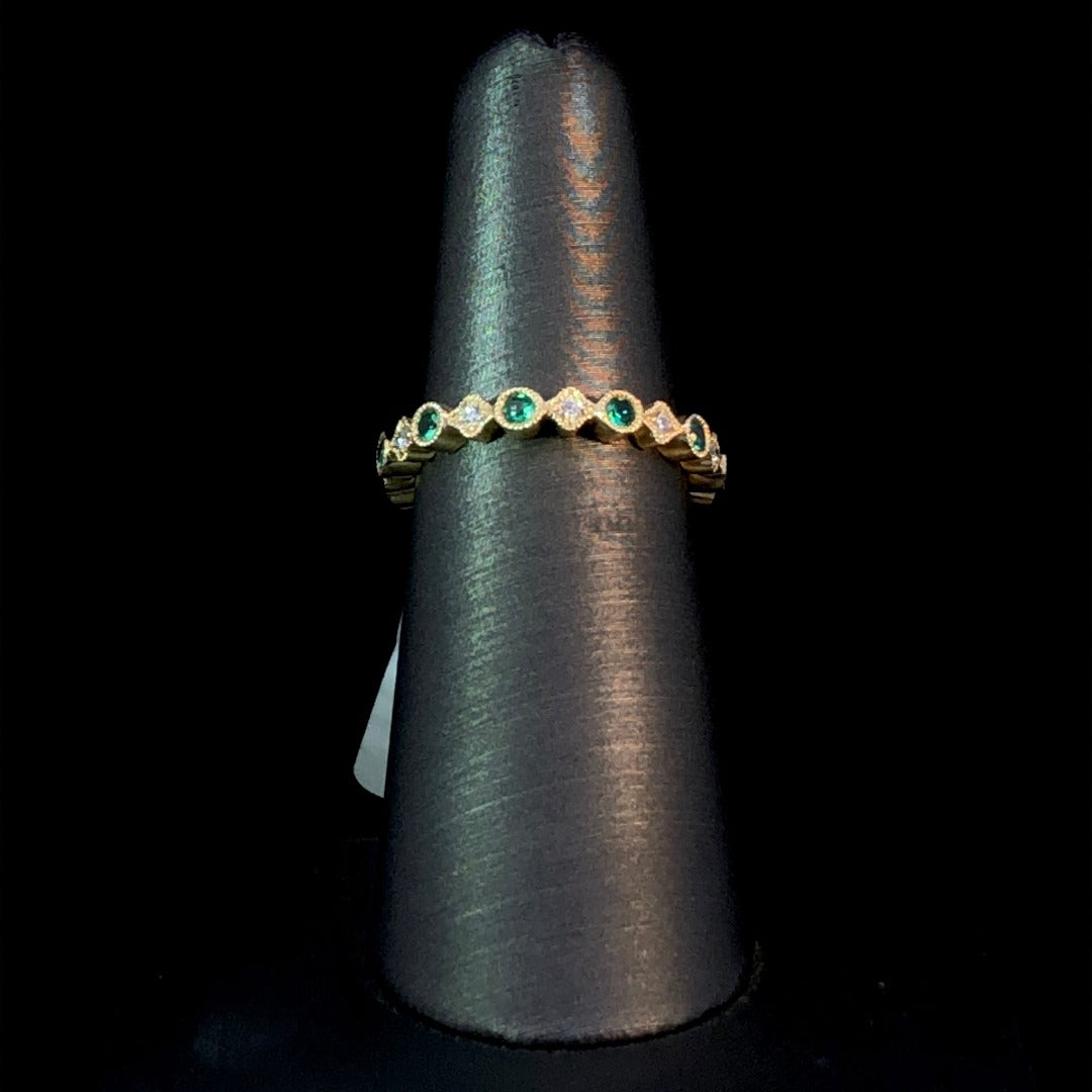 157696 - .29 ctw emerald and diamond ring