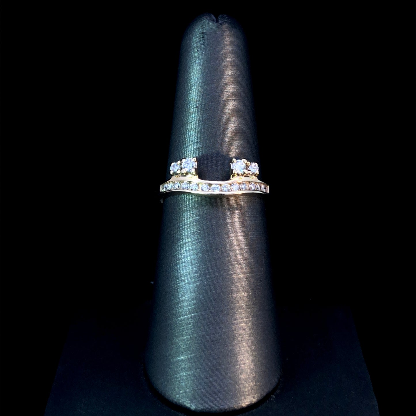 161792 - .26 ctw diamond ring guard