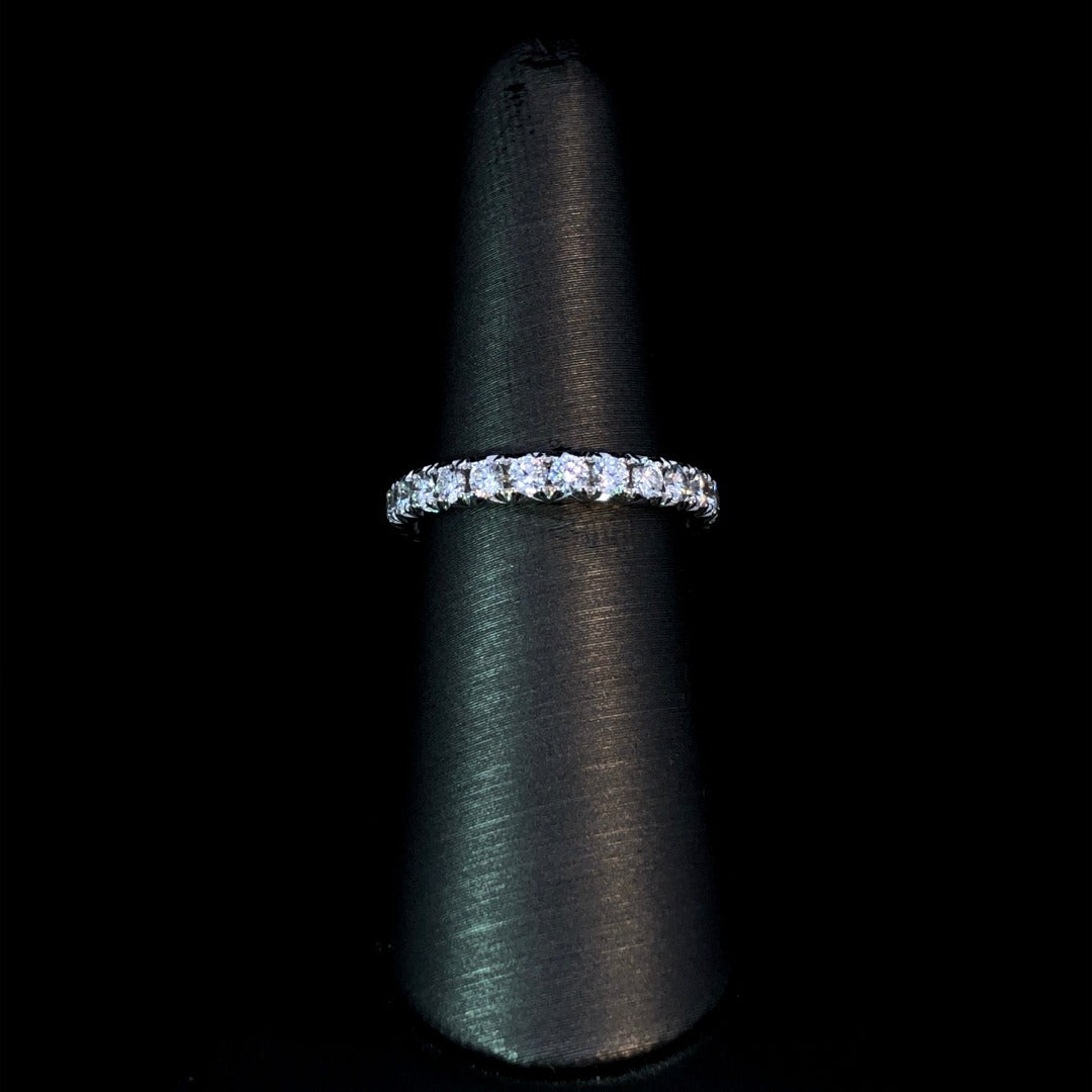 160357 - 1.01 ctw diamond band