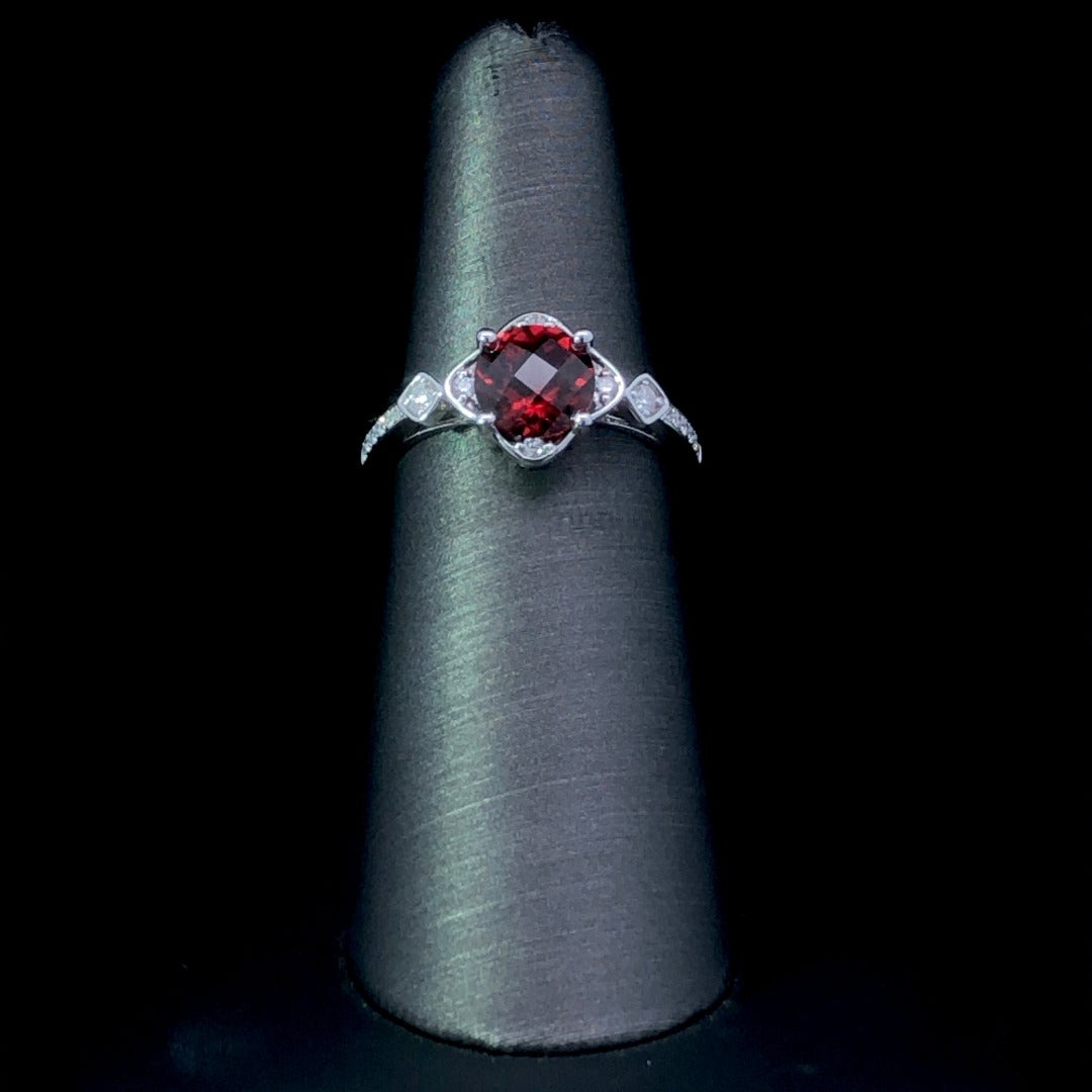 160099 - 1.80 ctw garnet and diamond ring