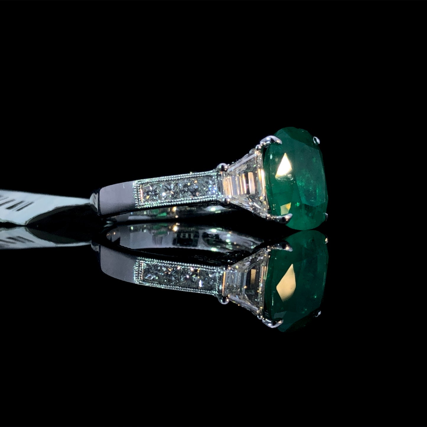 157640 - 4.57 ctw emerald and diamond ring