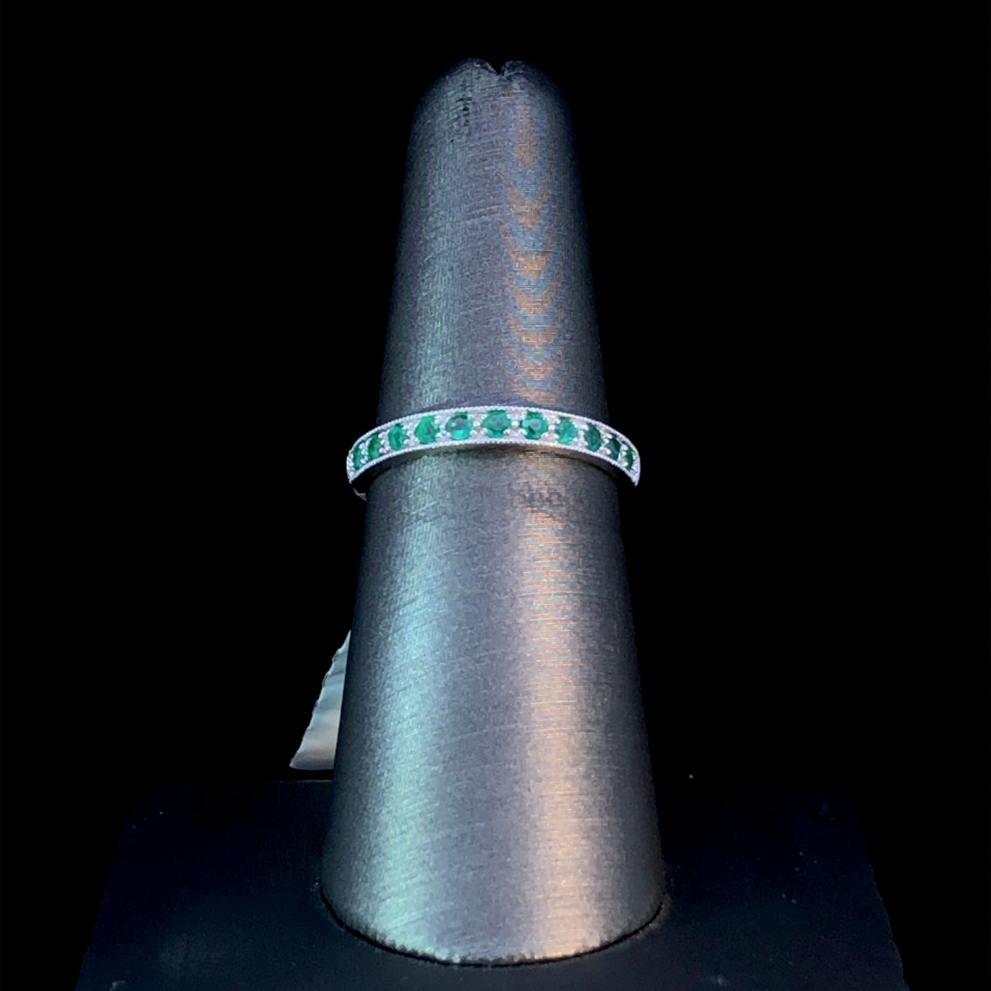 156620 - .35 ctw diamond and emerald ring