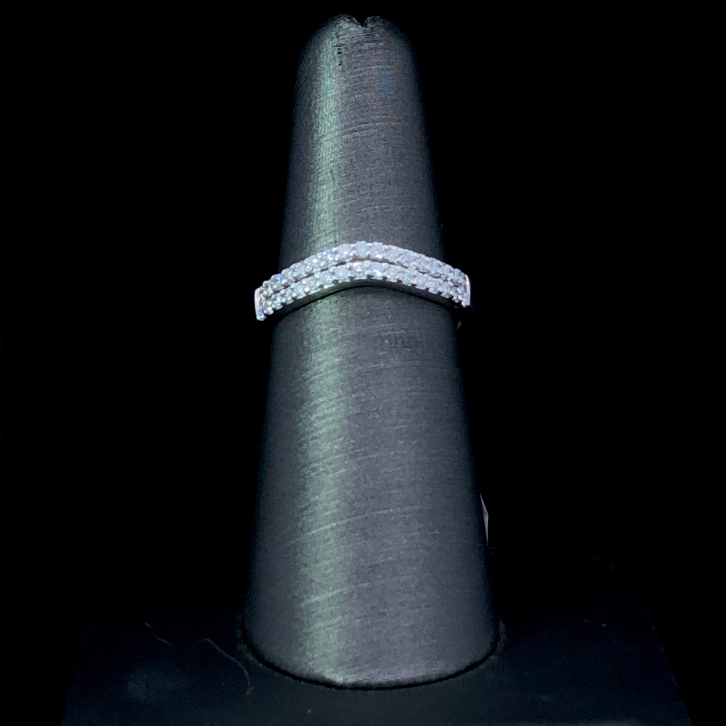 158410 - .37 ctw diamond band