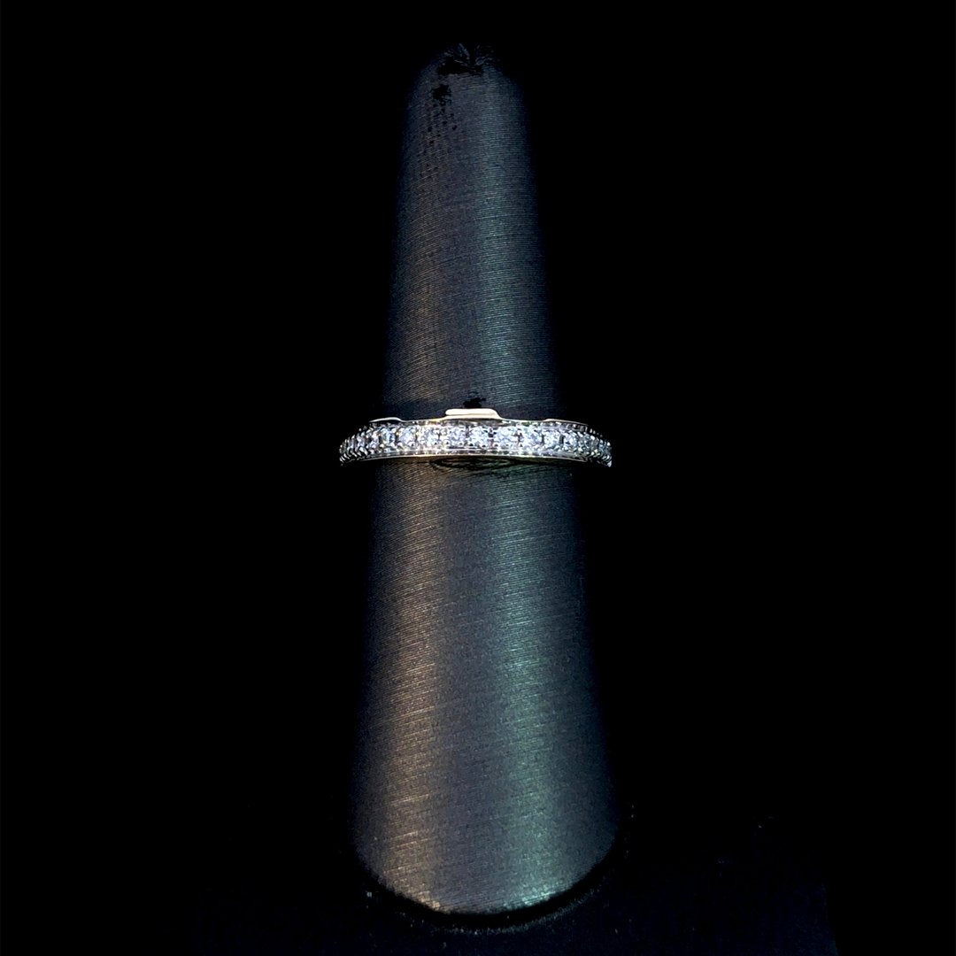 158315 - .14 ctw diamond band