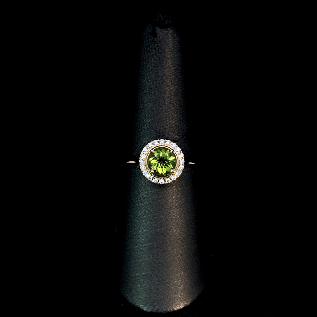 167224 - .98 ctw peridot and diamond ring