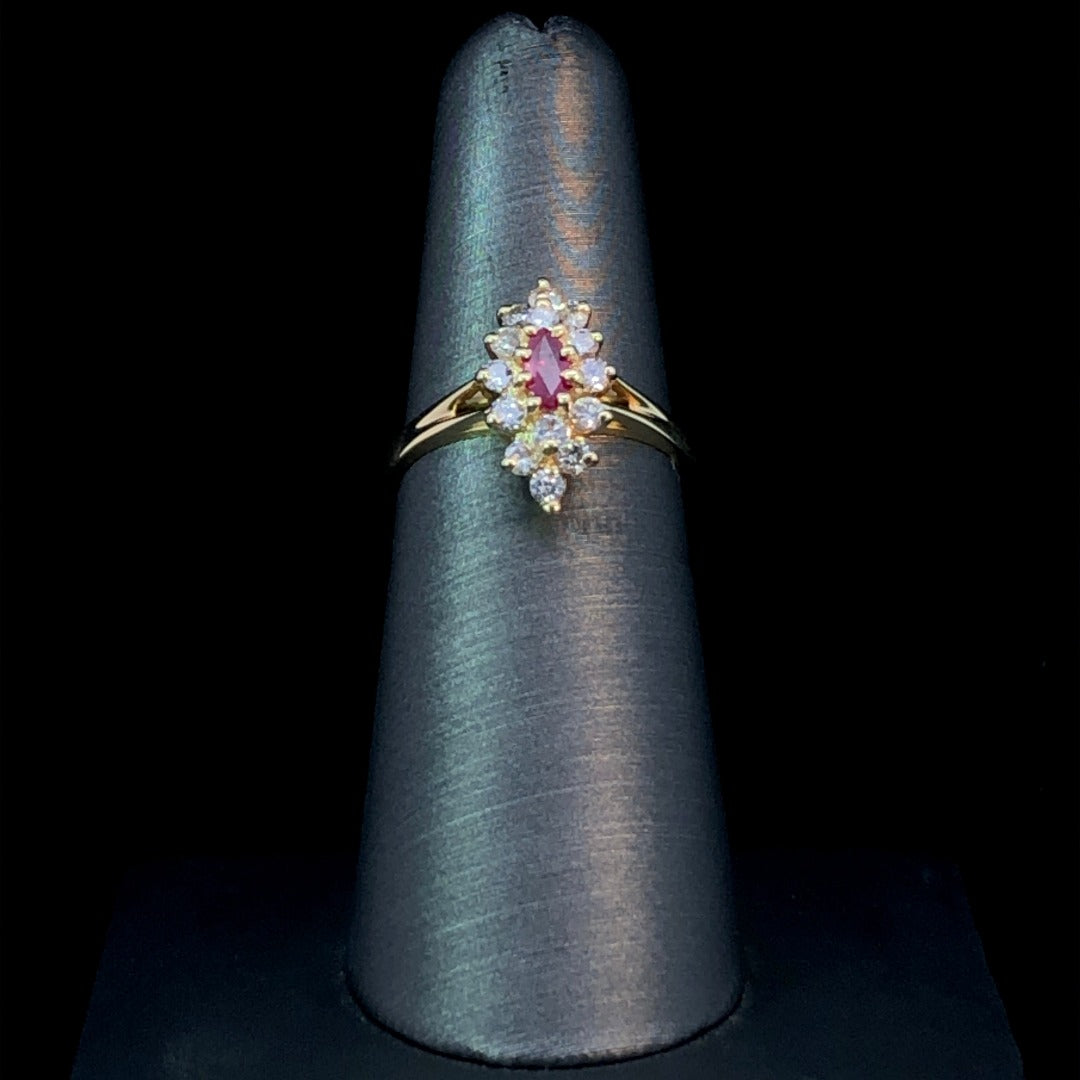103198 - Ruby and diamond ring