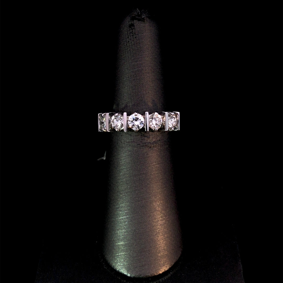 163867 - 1.10 ctw diamond band
