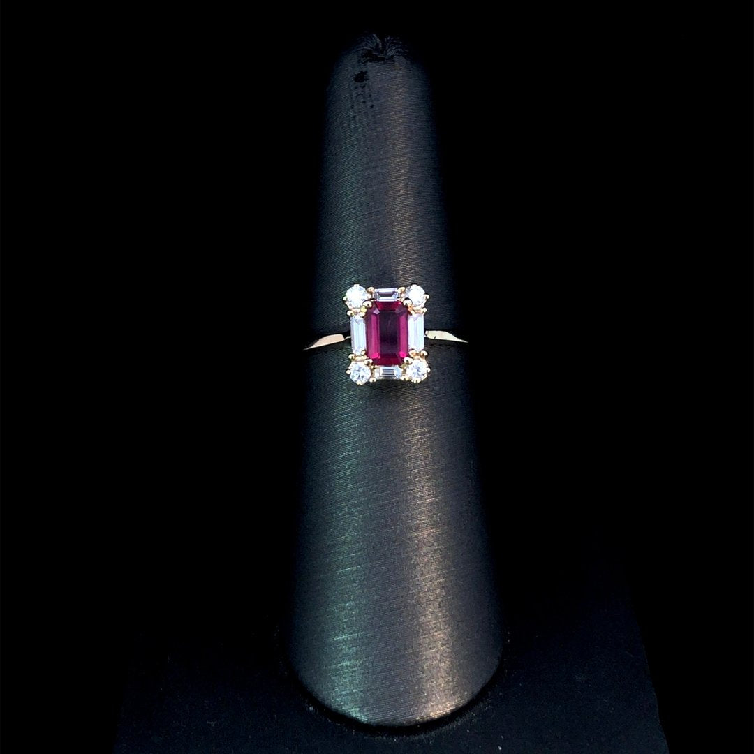 164011 - Ruby and diamond ring