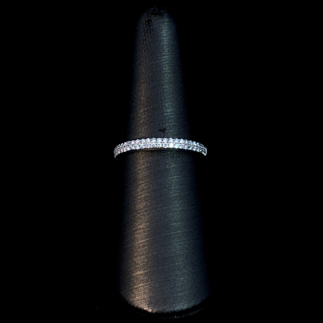 137833 - .26 ctw diamond band