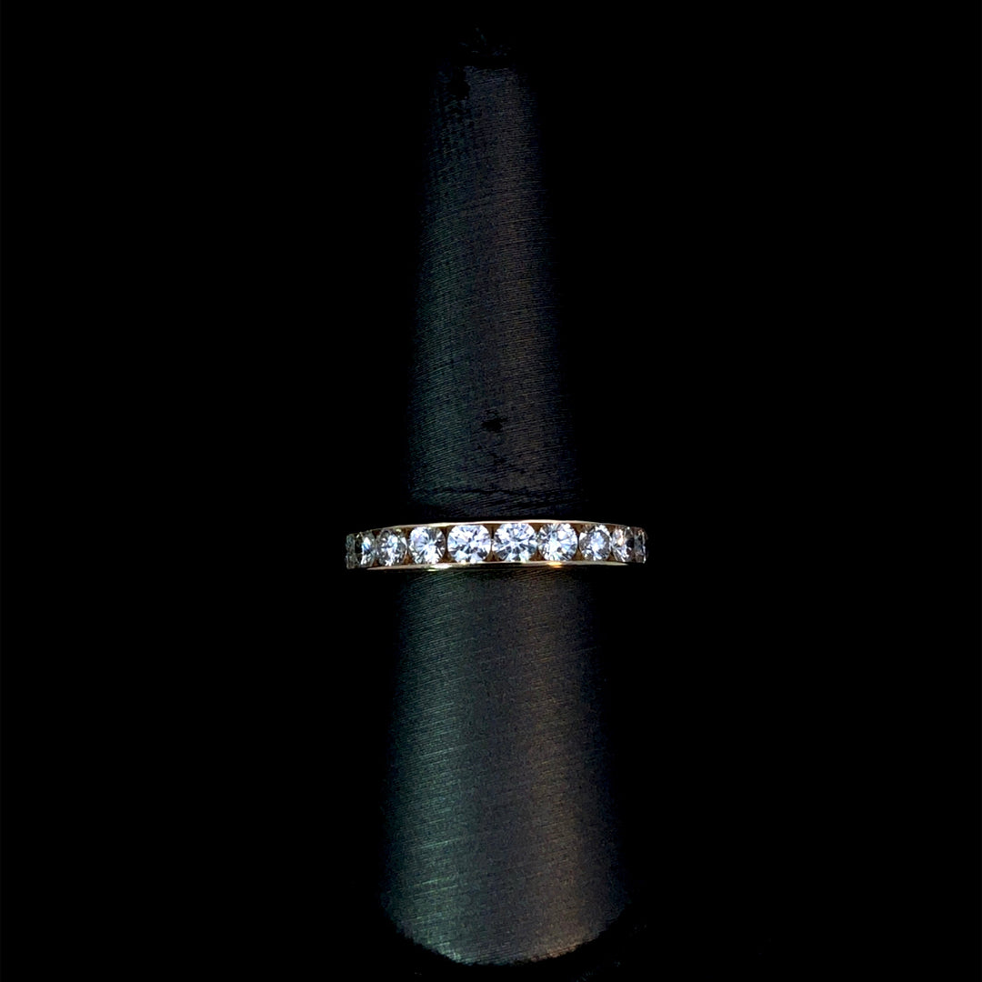 165648 - .90 ctw diamond band