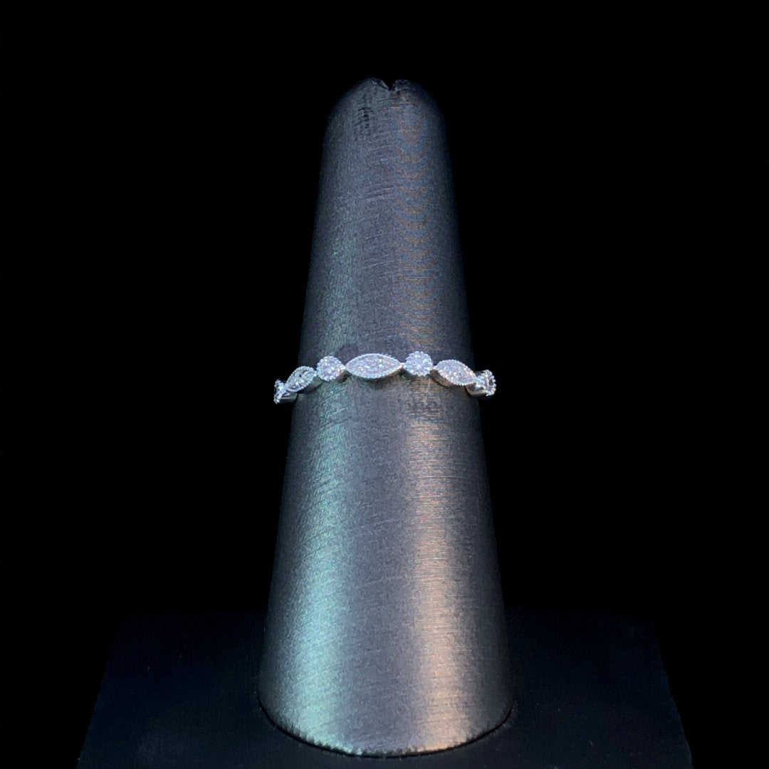 160856 - .12 ctw diamond ring