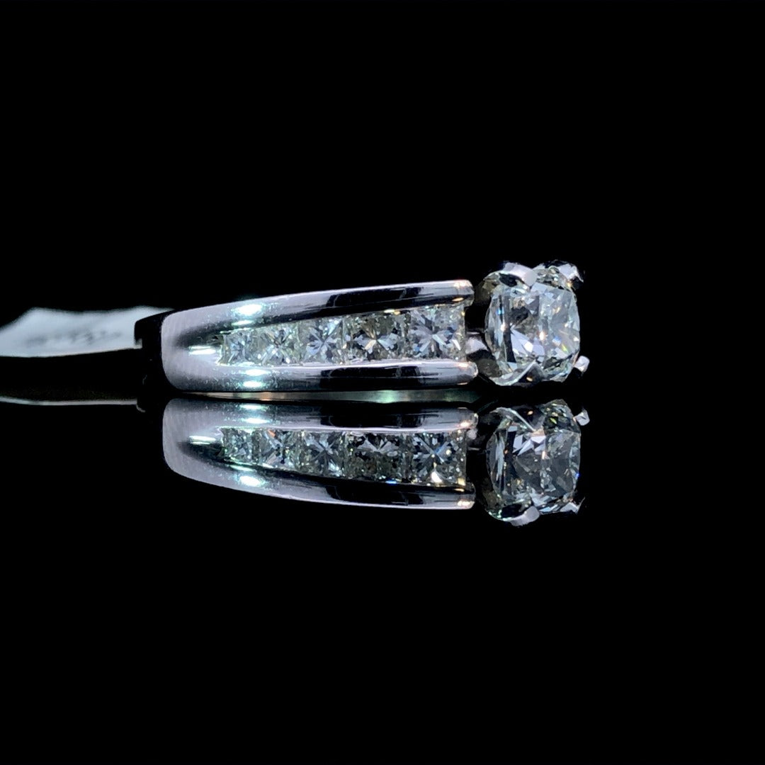 163560 - 1.55 ctw diamond ring