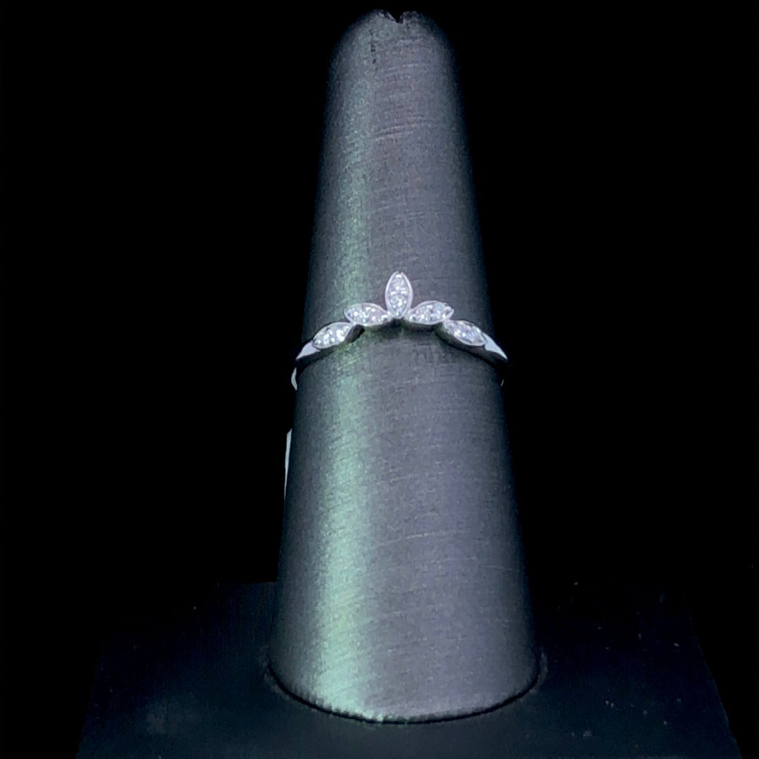 158532 - .10 ctw diamond band