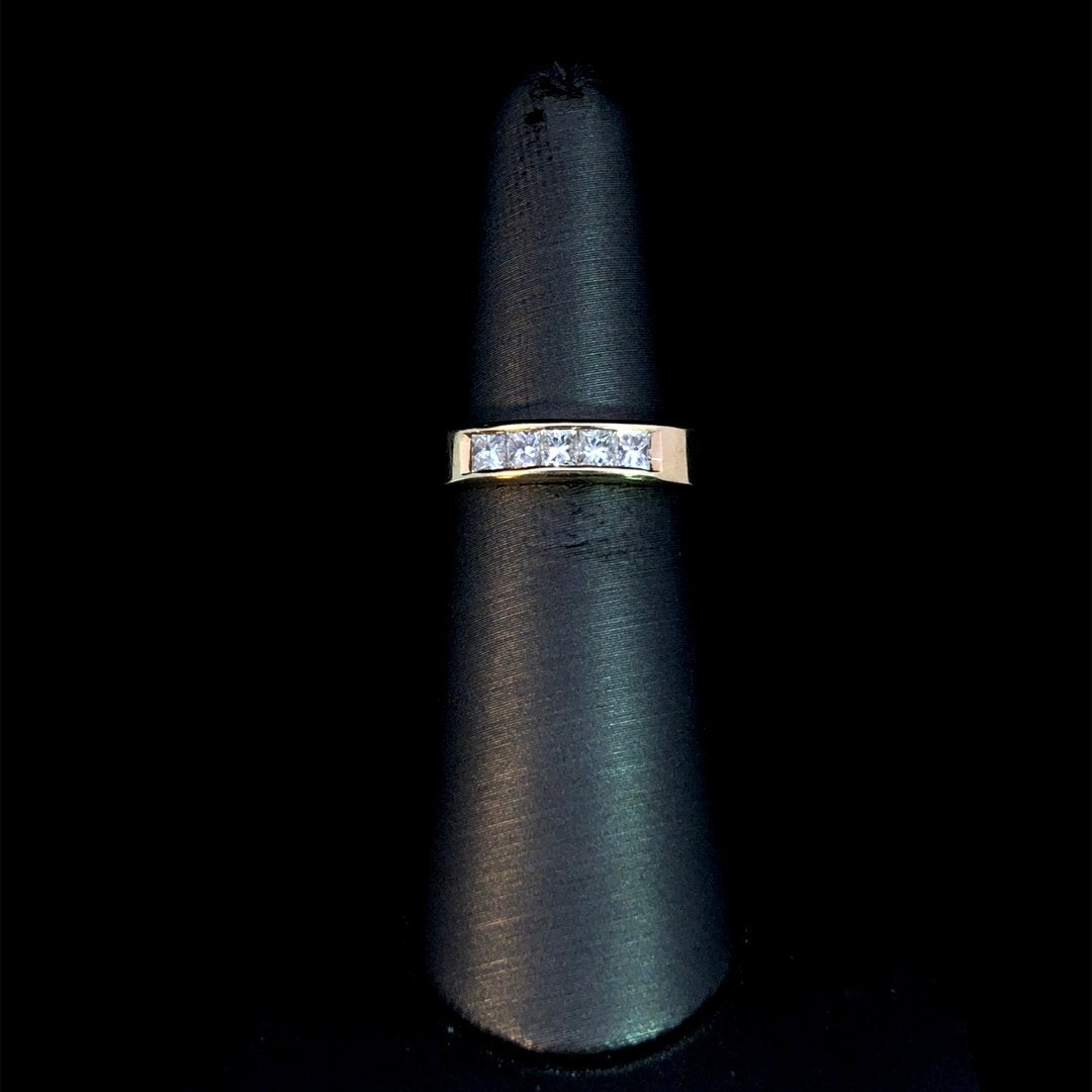 104257 - .50 ctw diamond band