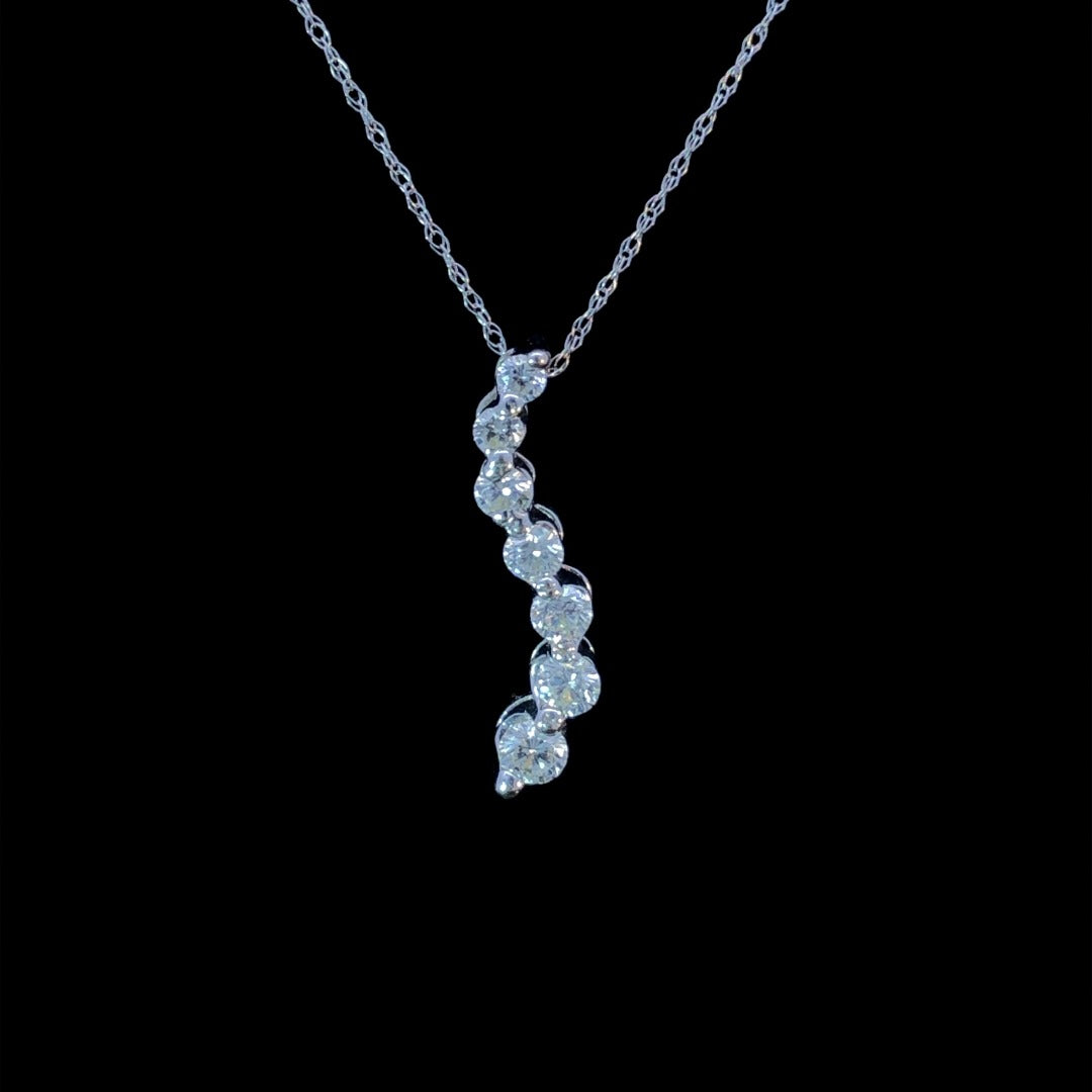 146505 - .75 ctw diamond pendant
