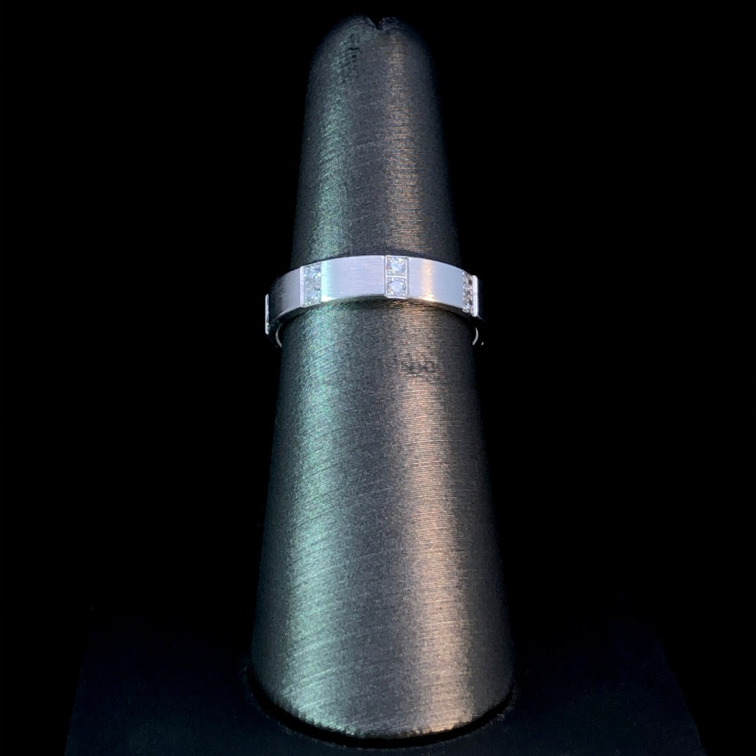 122121 - .32 ctw diamond band