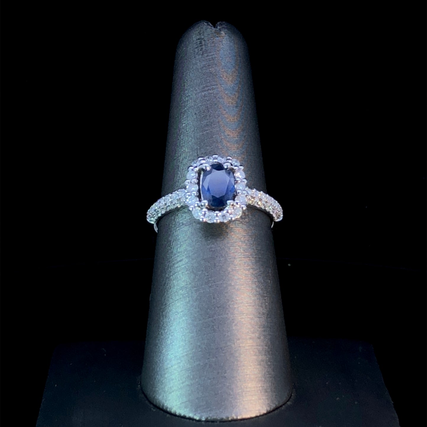 149947 - 1.30 ctw diamond and sapphire ring
