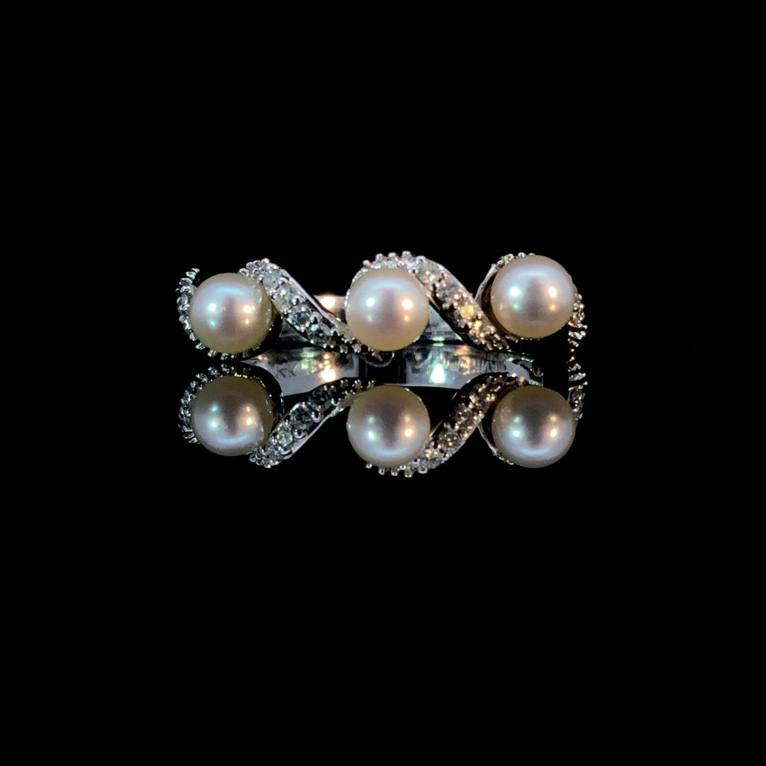 163644 - .10 ctw diamond and pearl ring