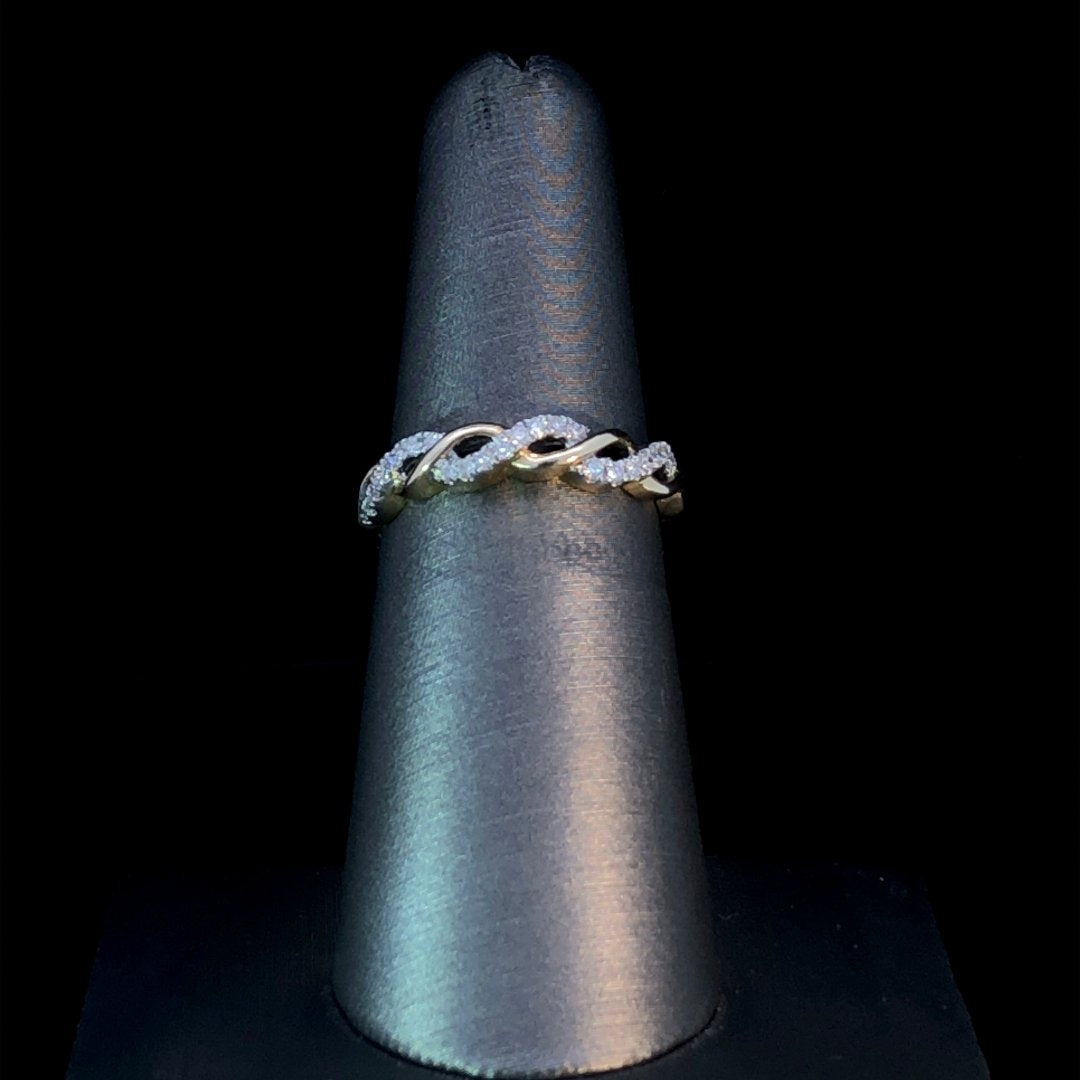 158929 - .17 ctw diamond ring