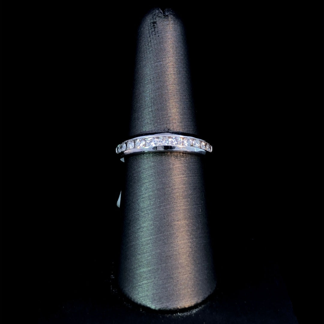 146864 - .39 ctw diamond band