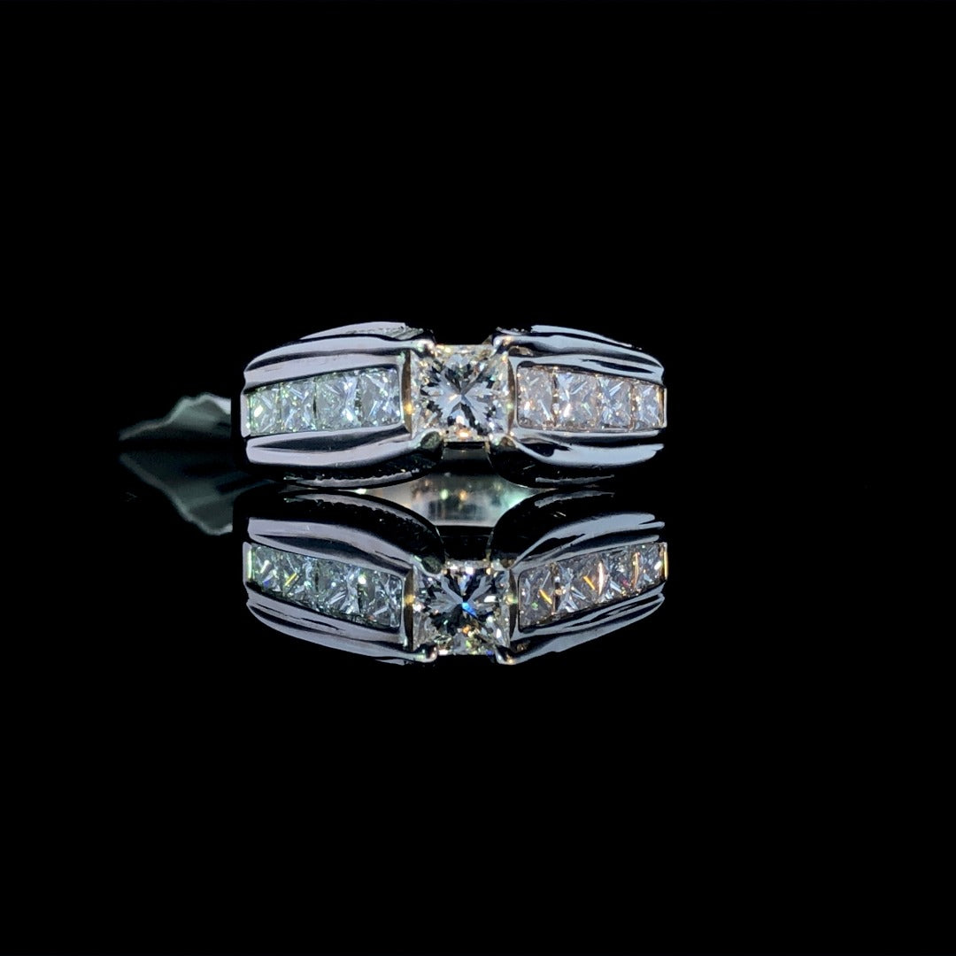 115827 - 1.93 ctw princess cut diamond ring