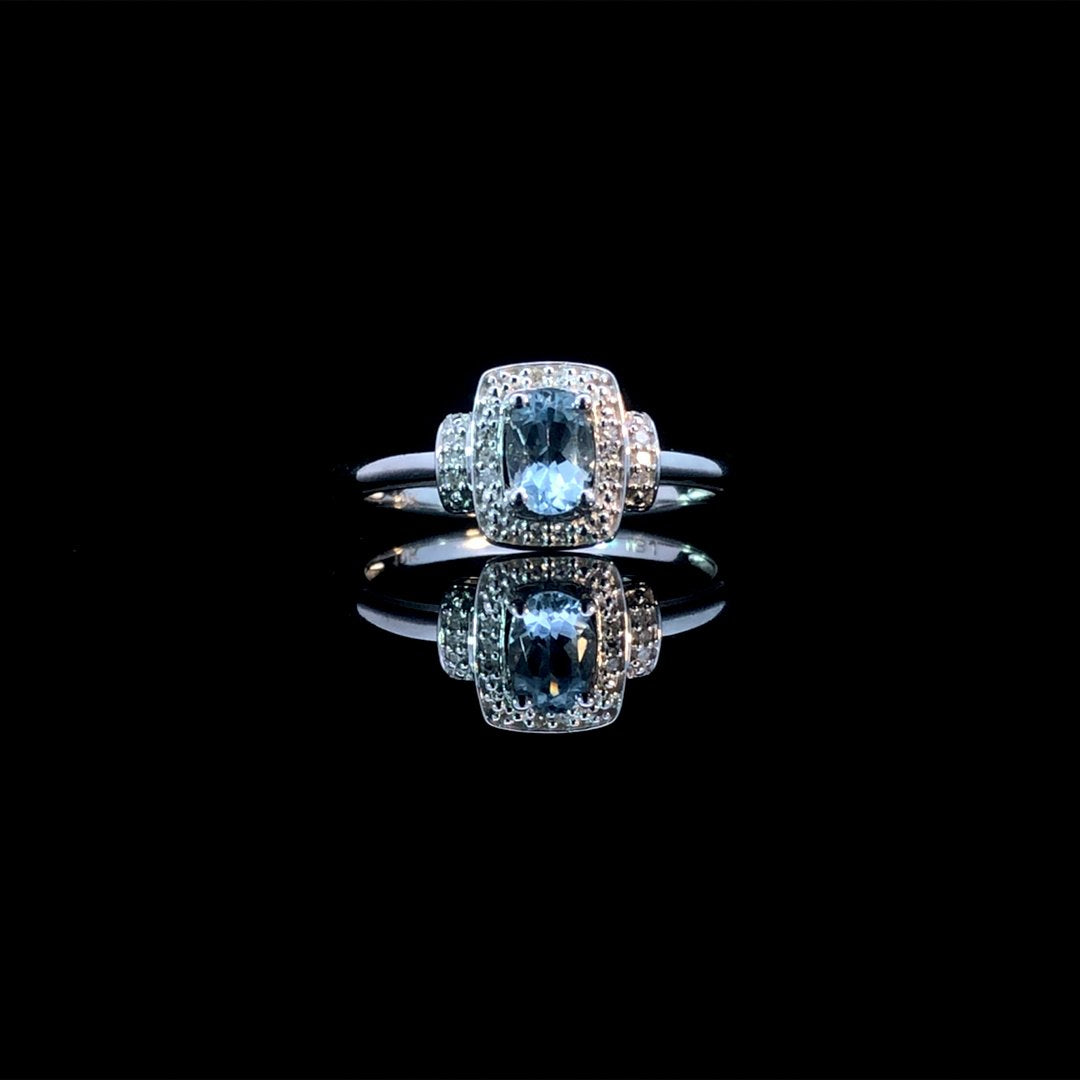 164030 - Aquamarine and diamond ring