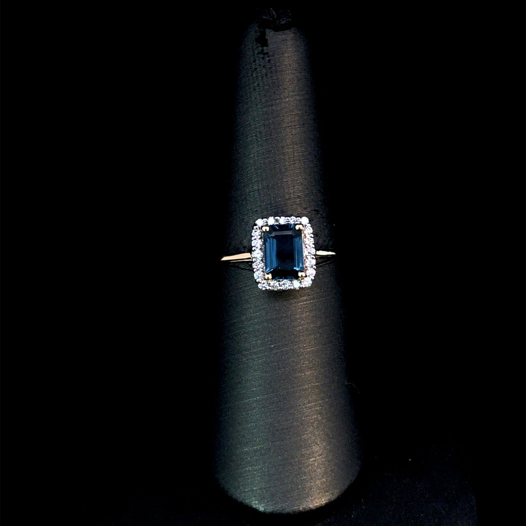 166535 - 1.00ctw topaz ring