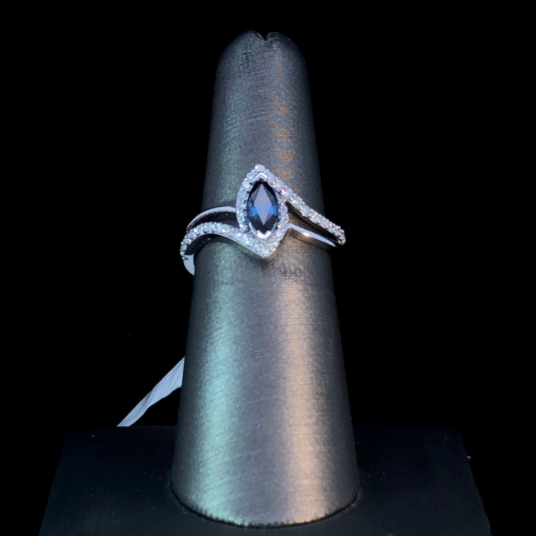 151227 - .82 ctw Sapphire and diamond ring