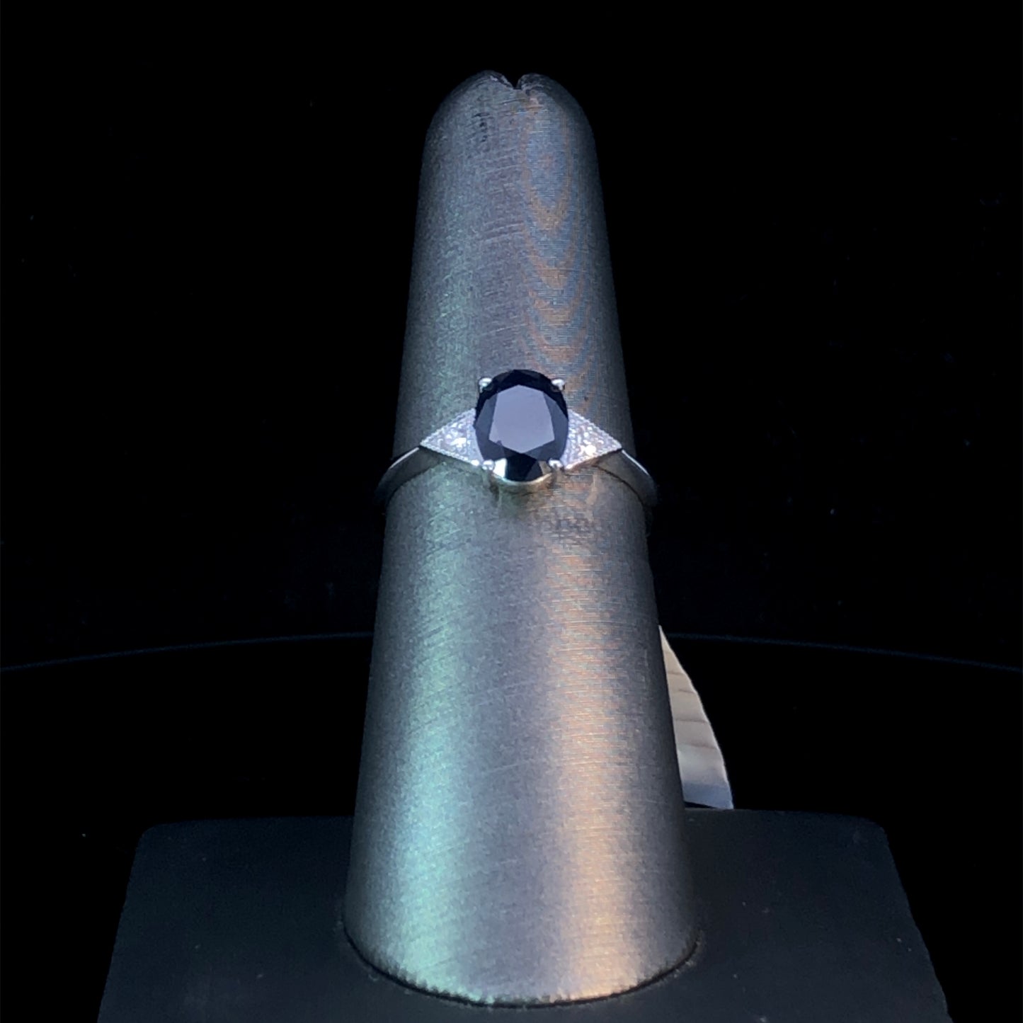 159931 - 1.70 ctw sapphire and diamond ring