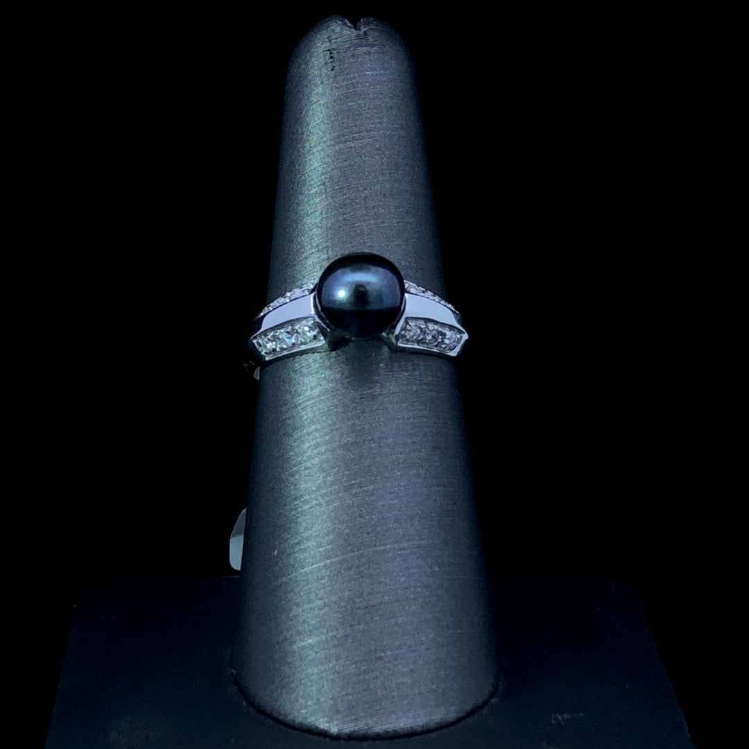137577 - Tahitian Pearl and Diamond Ring