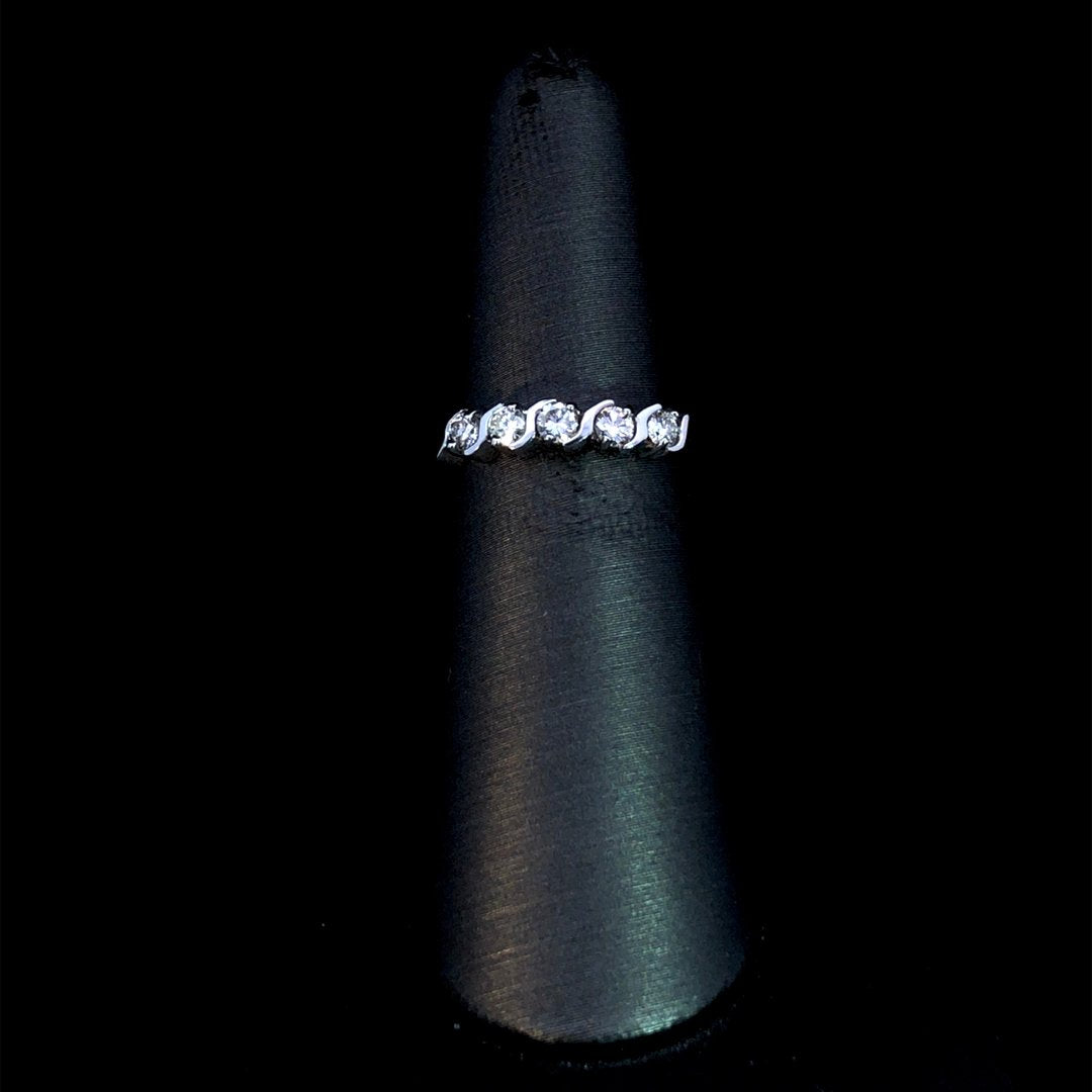 163870 - .34 ctw diamond band