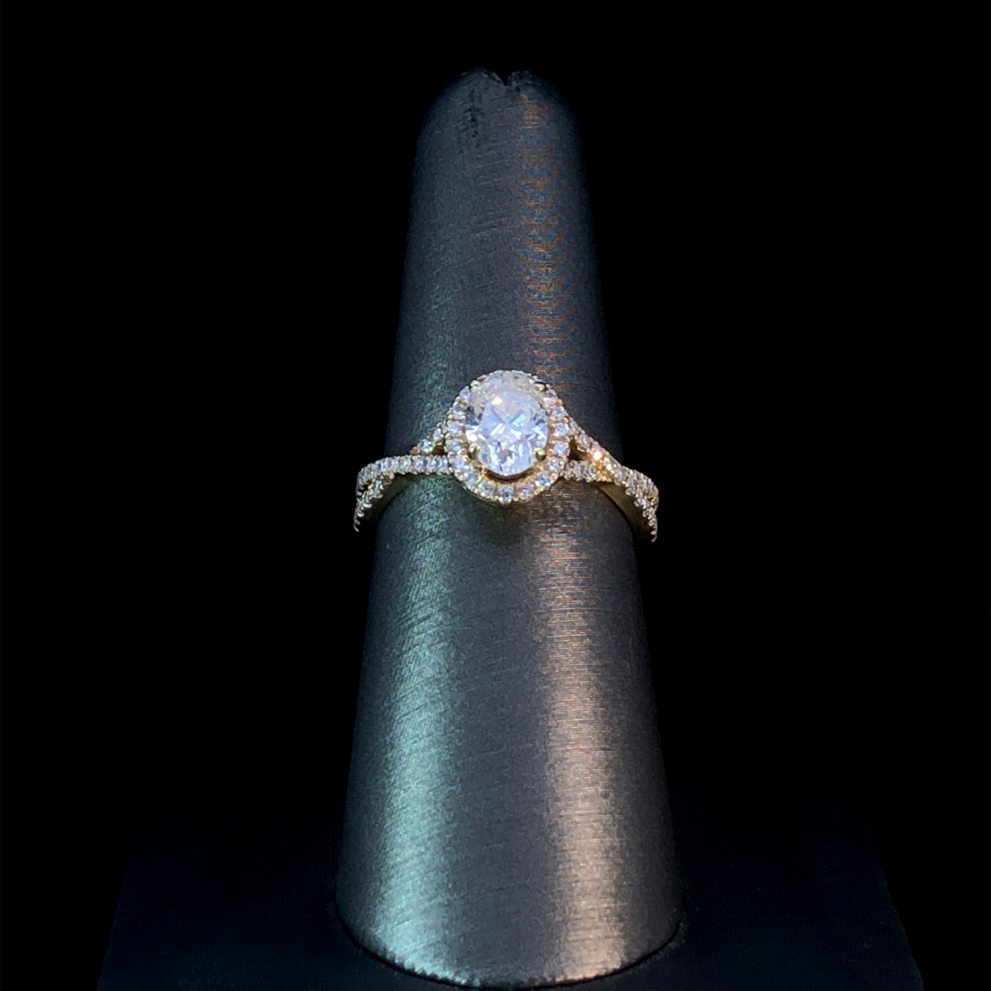 160575 - 1.37 ctw diamond ring
