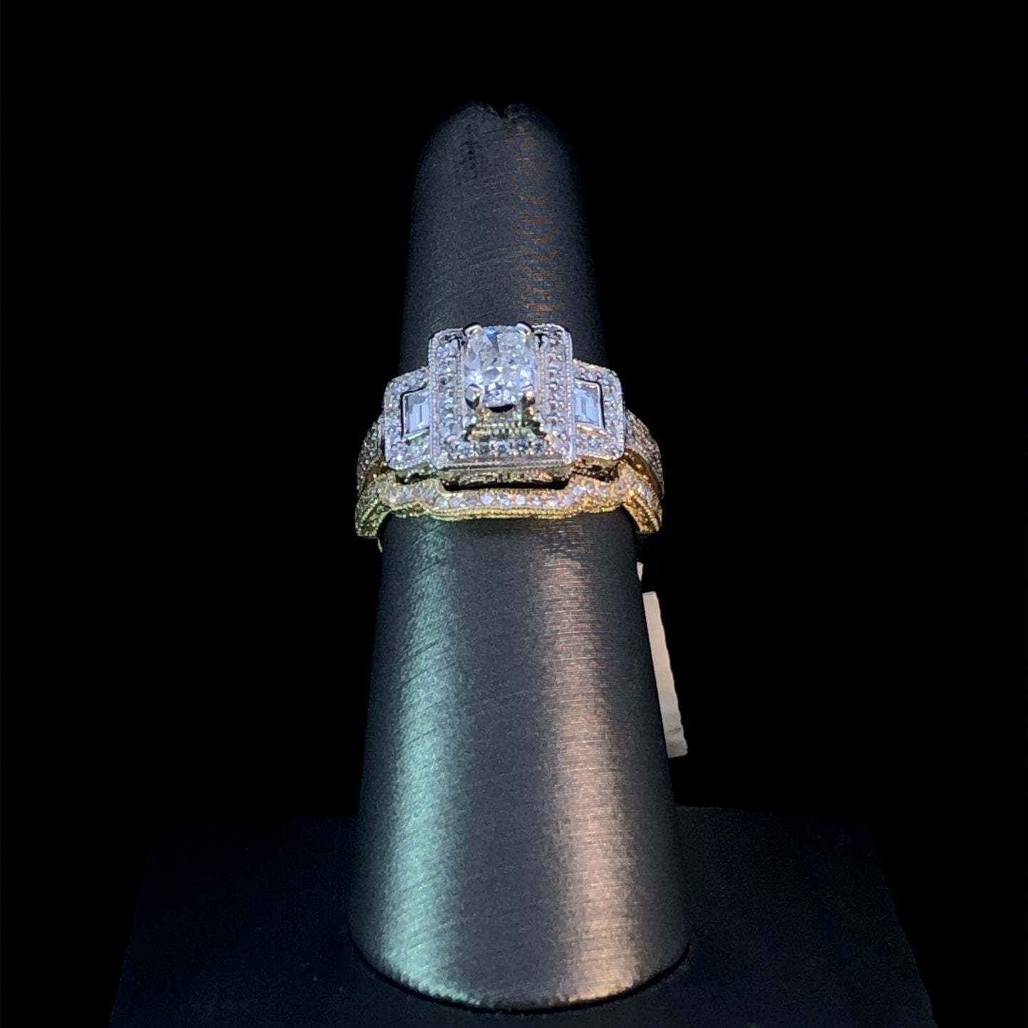160572 - 1.40 ctw diamond ring