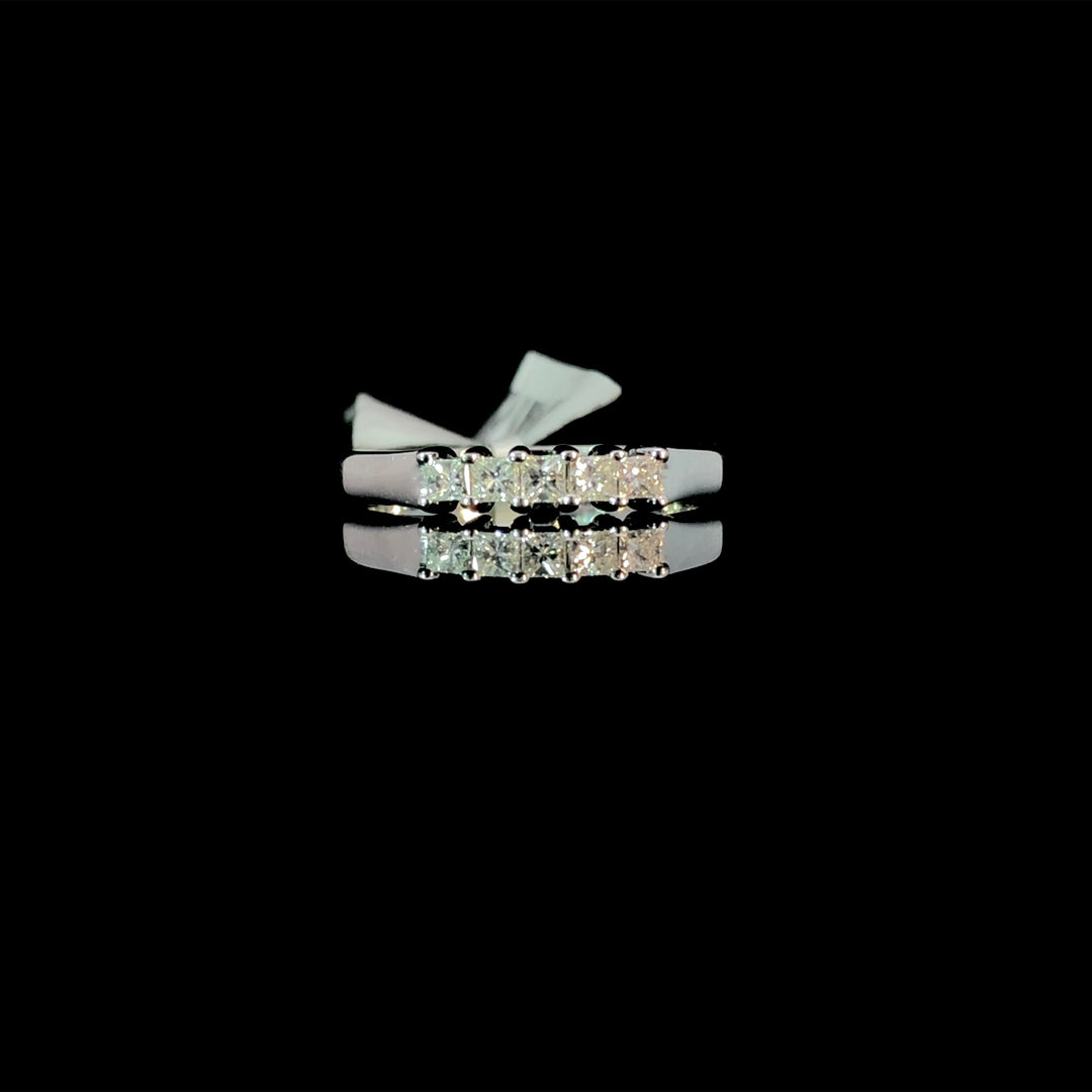 160132 - .25 ctw diamond band