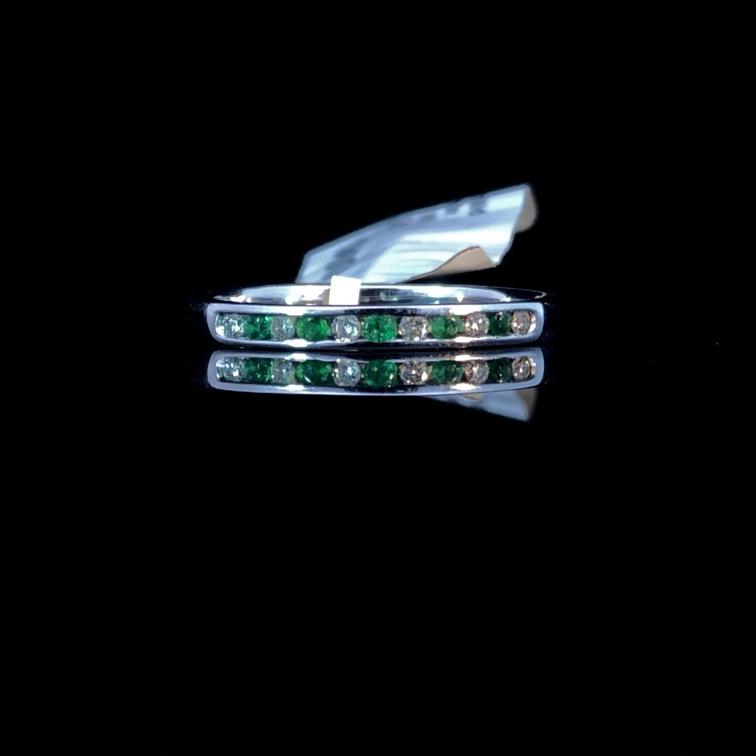 149154 - .14 ctw emerald and diamond ring