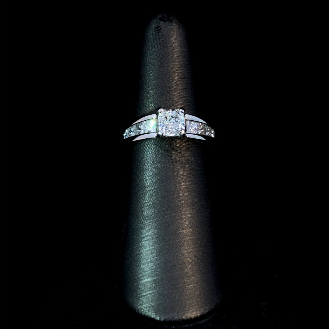 163560 - 1.55 ctw diamond ring