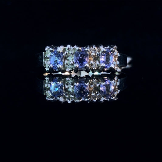 113916 - Tanzanite and diamond ring