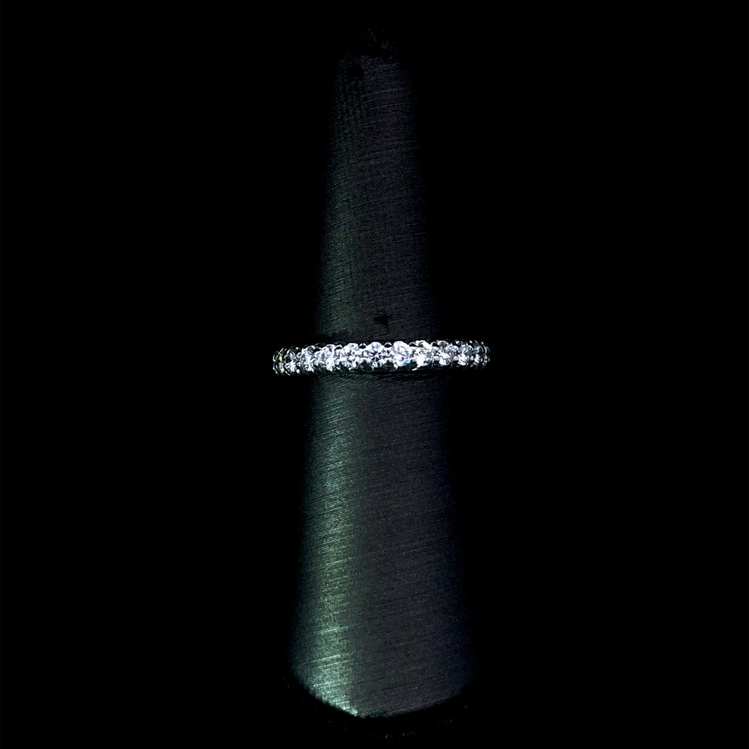 156212 - .66 ctw diamond band