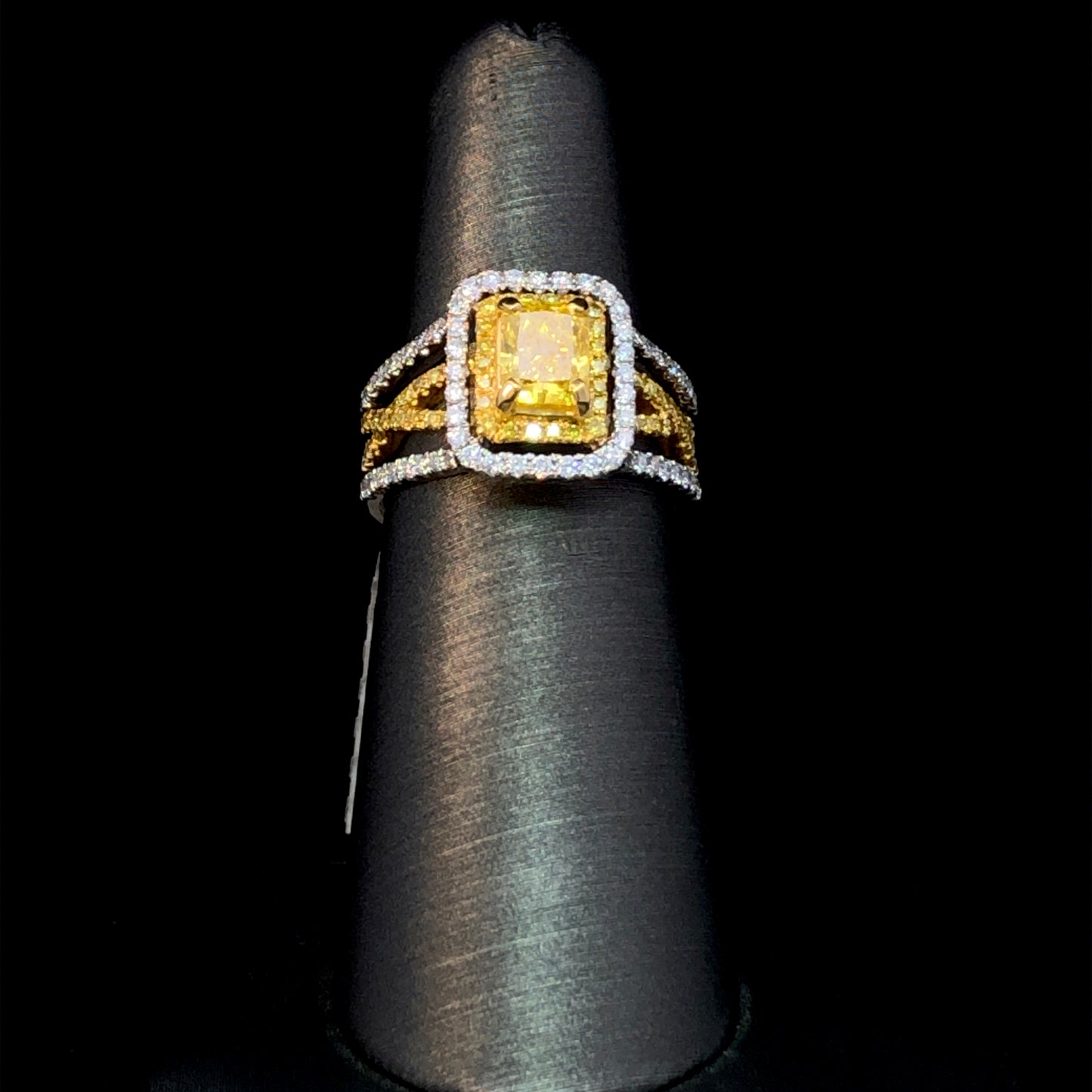 160658 - 1.48 ctw diamond ring