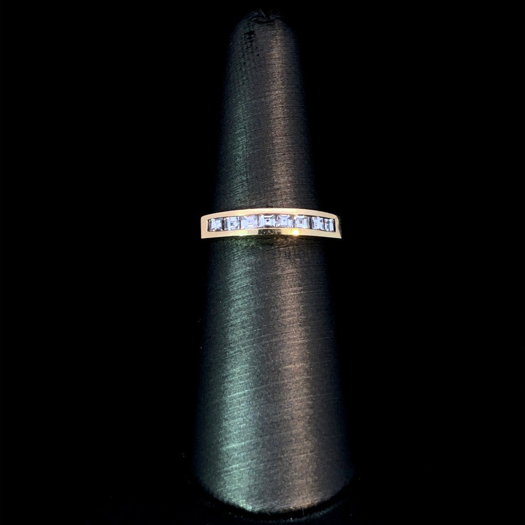 104262 - .58 ctw diamond band