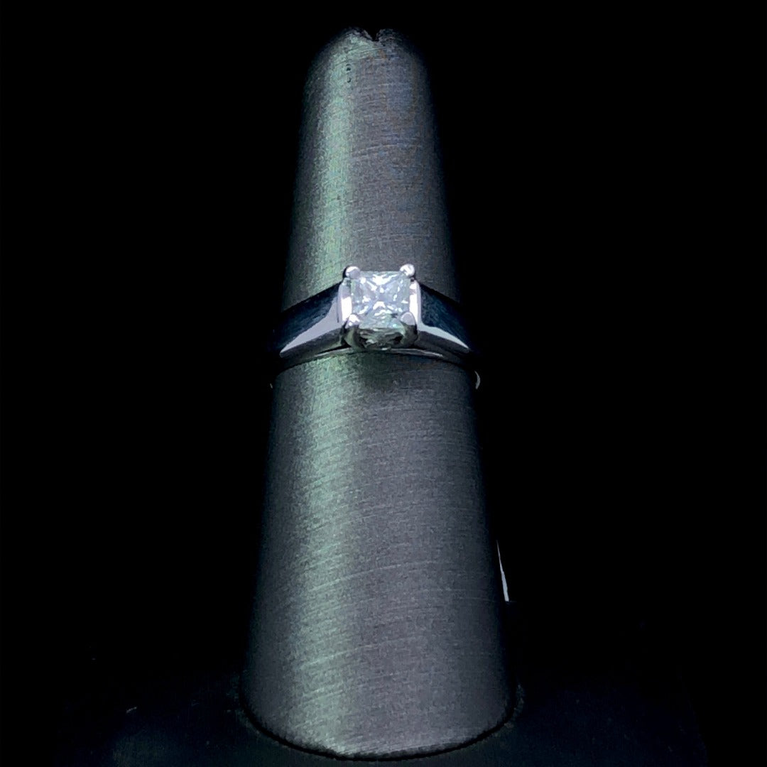 155781 - .74 ctw diamond ring
