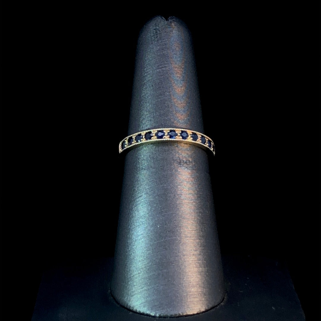 156618 - .35 ctw sapphire band