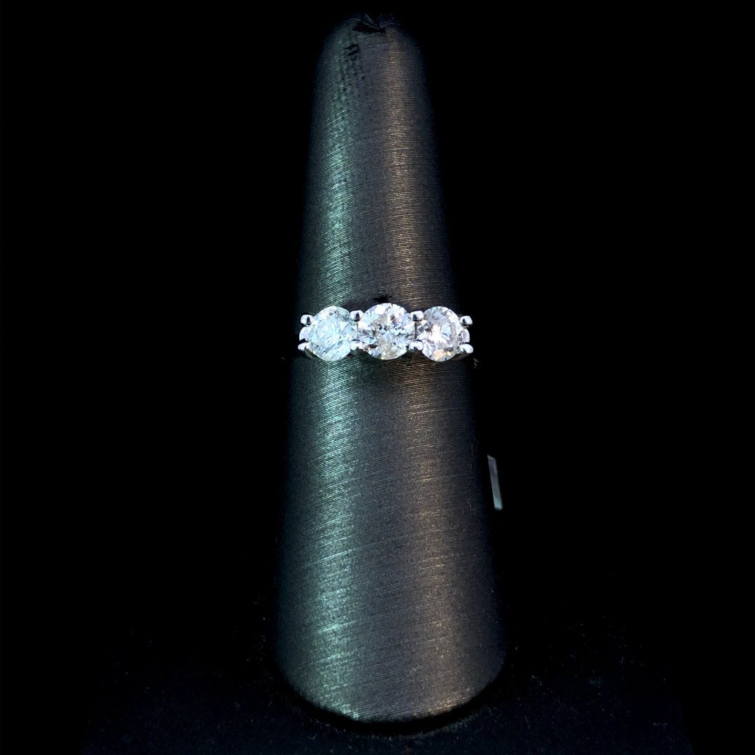 163159 - 1.50 ctw diamond ring