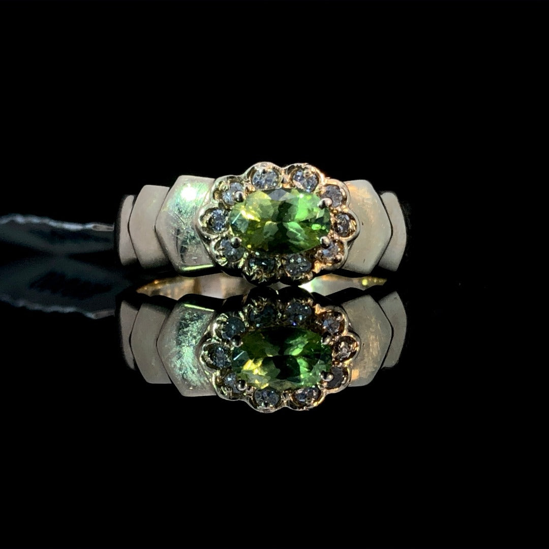 109988 - .15 ctw diamond and peridot ring