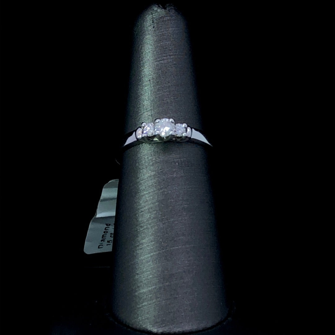 144274 - .27 ctw diamond ring